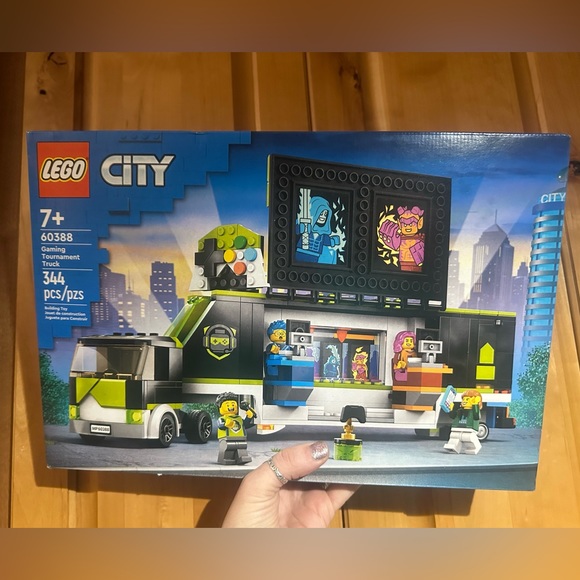 Gamer Tournament Lego truck set - Picture 3 of 4